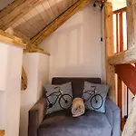 Skarpa Apartment *